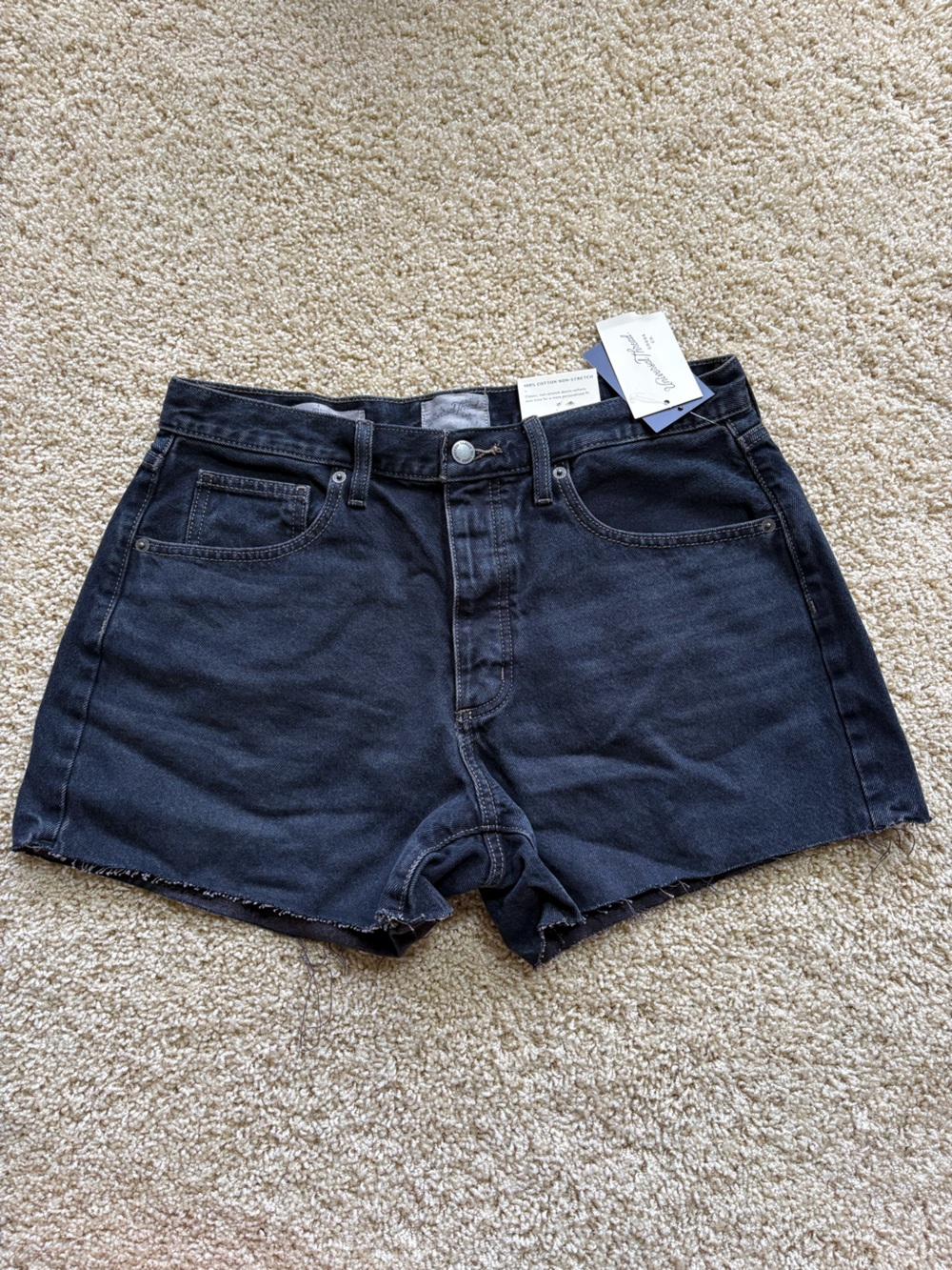 NWT Universal Thread 90s Baggy Shorts 8 Black Wash Raw Hem Cut Off Jeans